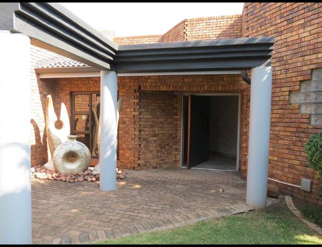 3 BEDROOM HOUSE FOR SALE IN SUNWARD PARK